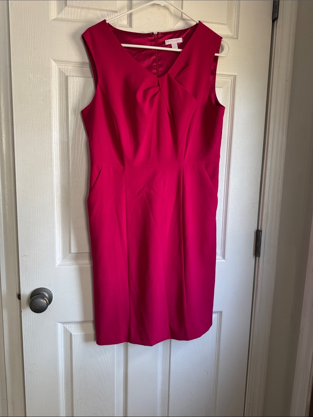 Like new New York and Co fucsia dress. Detailed neckline. Fully lined. Size 6
